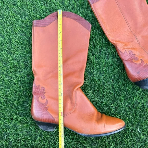 Vintage Gloria Vanderbilt Brown Leather Western Cowboy Fashion Boots (size 7.5) - Picture 9 of 12